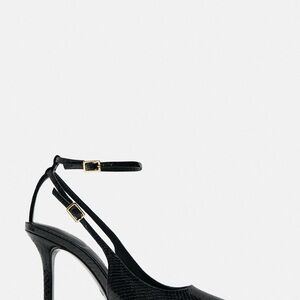 Good condition Zara heels some scuffs but overall great condition